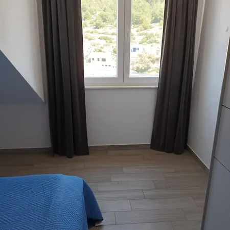 Teuta Appartement *