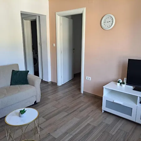 Teuta Apartment Zirje